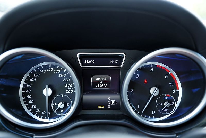 Mercedes-Benz GL 350d/4Matic/AMG/ČR/DPH - fotka 42 z 47