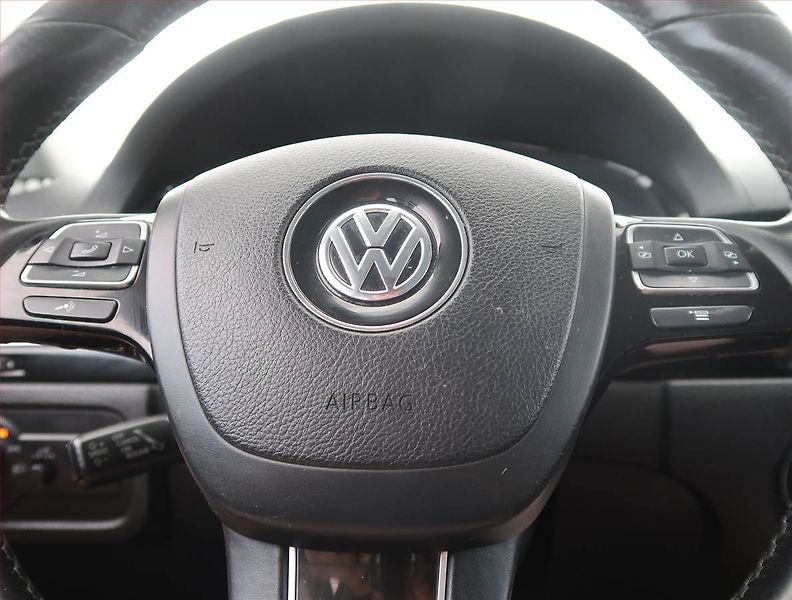 Volkswagen Touareg (2011) 3.0 TDI, 4X4, Automat - fotka 15 z 18