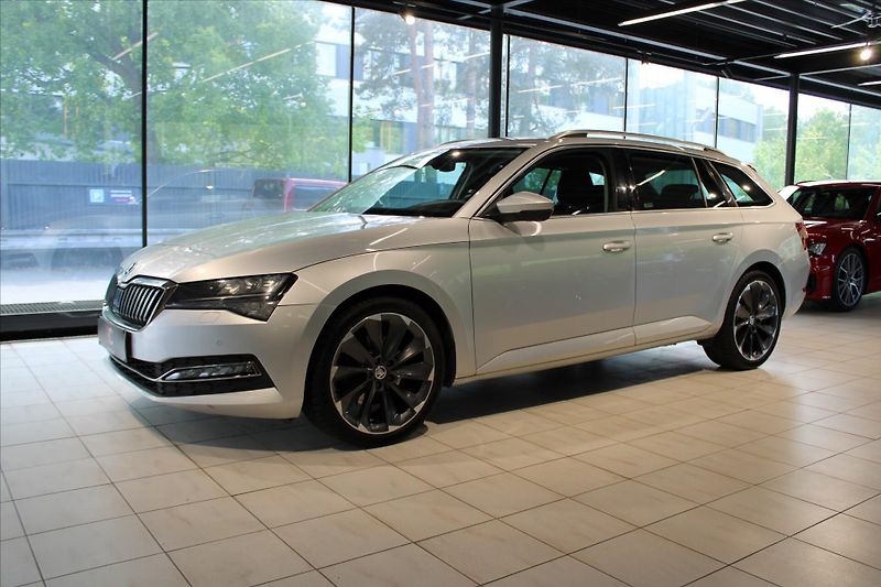 Škoda Superb TDi 140kW DSG 4x4 Style ACC/Ne - fotka 3 z 31