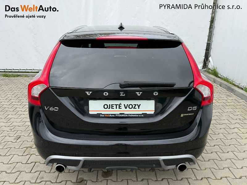 Volvo V60 (2012) 2.4 D5 158 kW R-Design AT - fotka 7 z 20