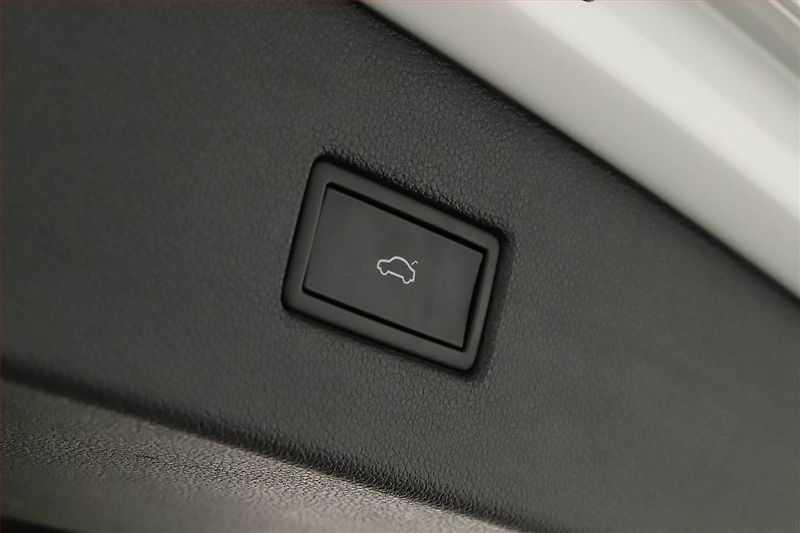 Volkswagen Tiguan (2021) R-Line R 2.0 TSI - fotka 11 z 19