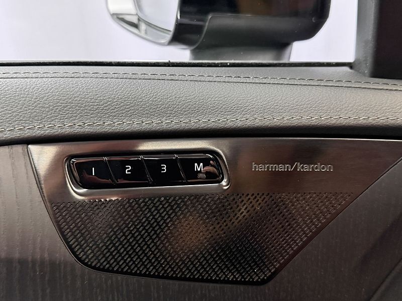 Volvo XC90 B6 AWD ULTIMATE BRIGHT, WEBAST - fotka 28 z 35
