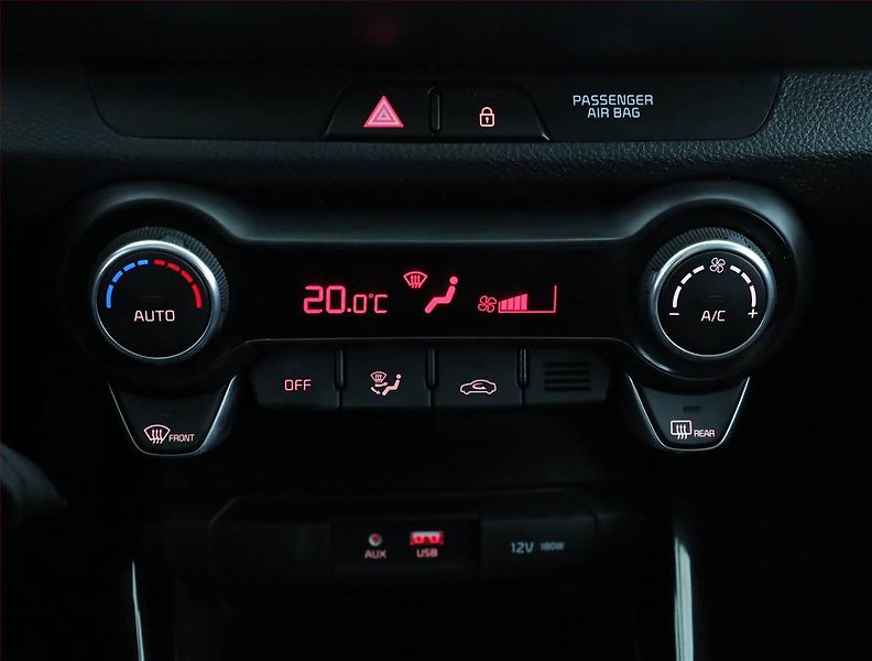 Kia Stonic (2020) 1.0 T-GDI, Automat, ČR,1.maj - fotka 12 z 17