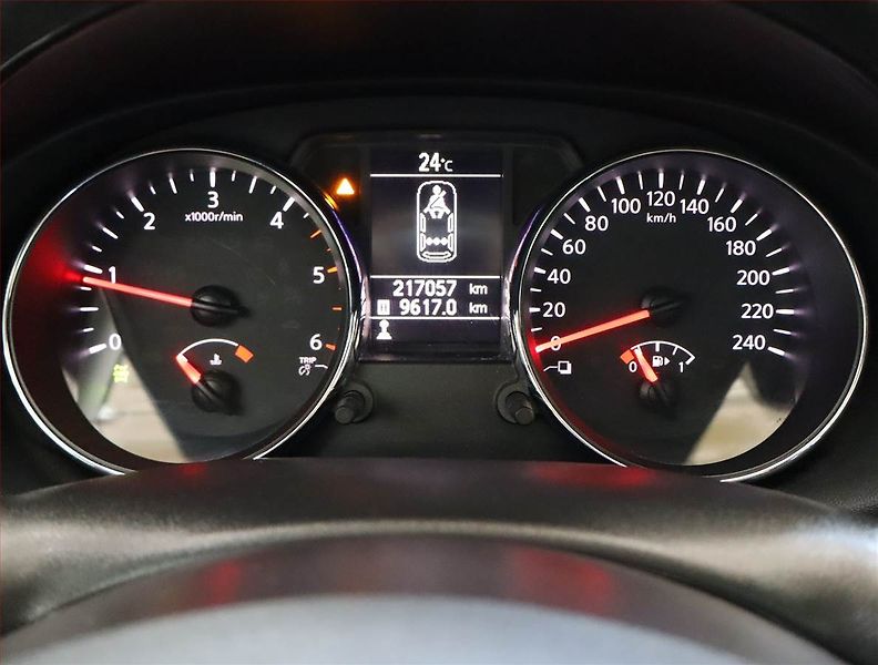 Nissan Qashqai (2012) 1.6 dCi, 4X4, Navi, Tempomat - fotka 11 z 23