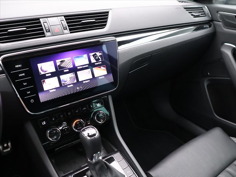 Škoda Superb 2,0 TDI 140kW DSG 4x4 L&K DPH - fotka 23 z 39