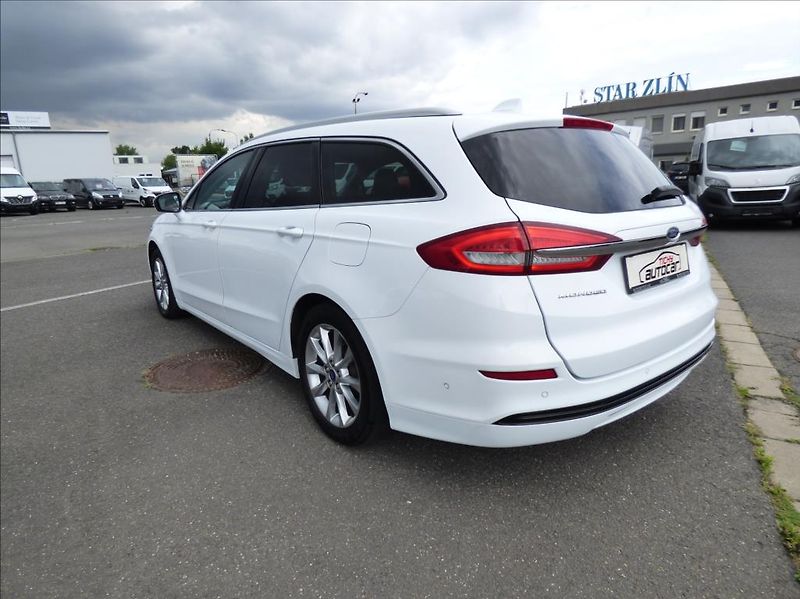 Ford Mondeo 2,0 LED,Navi,Titanium servis - fotka 5 z 72