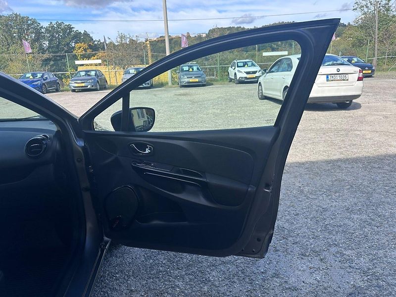 Renault Clio (2013) 1.2i  NAVI/1MAJ/Tempomat - fotka 18 z 28