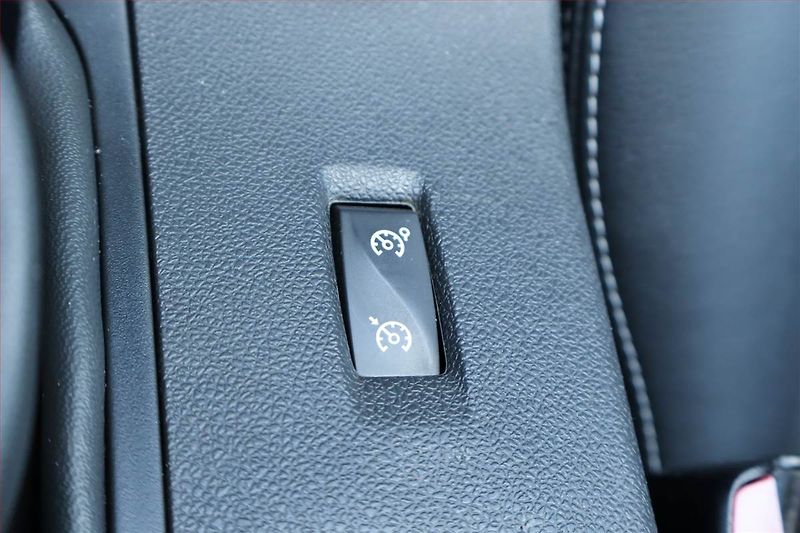 Renault Fluence (2010) 1.6 16V, Tempomat - fotka 19 z 19
