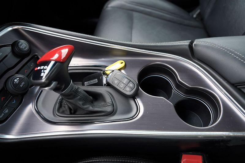 Dodge Challenger 3.6 V6 SXT Plus/kůže/automat - fotka 35 z 35