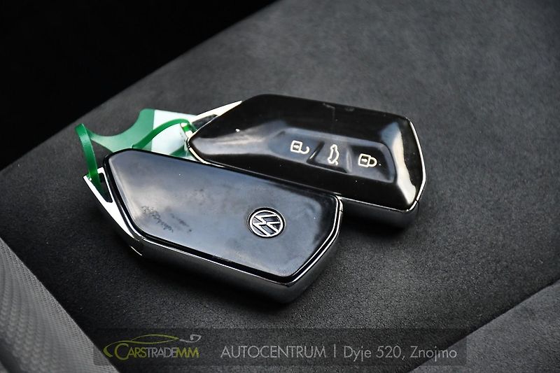 Volkswagen Golf 2.0TDi LED ACC 1M ČR  - fotka 37 z 52