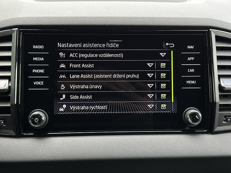 Škoda Karoq 2.0TDi 4x4 DSG 150PS Sportline - fotka 32 z 47