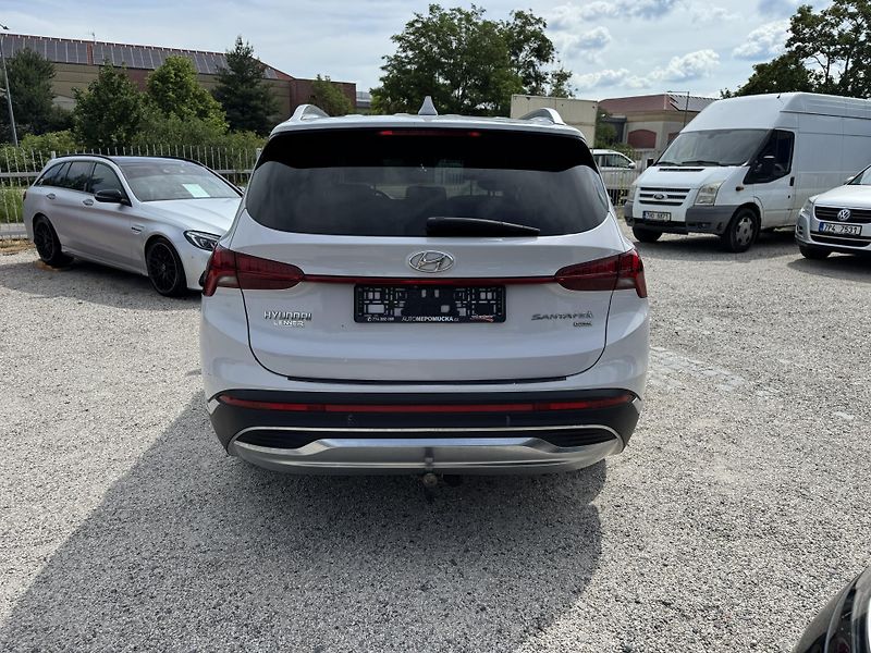 Hyundai Santa Fe (2021) 2.2.CRDi, 4x4, AT, 7 - míst.  - fotka 7 z 26