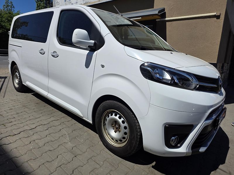 Toyota Verso 1.5-8MÍST-1.MAJITEL-KLIMA - fotka 3 z 15