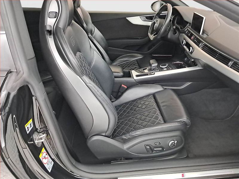 Audi A5 (2018) S-Line 3.0 TDI - fotka 9 z 23