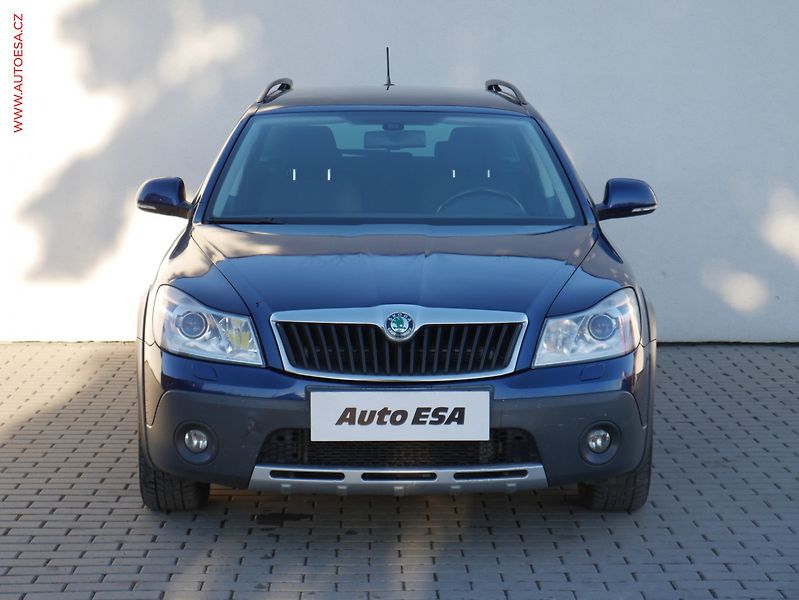 Škoda Octavia (2012) 2.0TDi 4x4, ČR, Xenon, AC - fotka 2 z 18