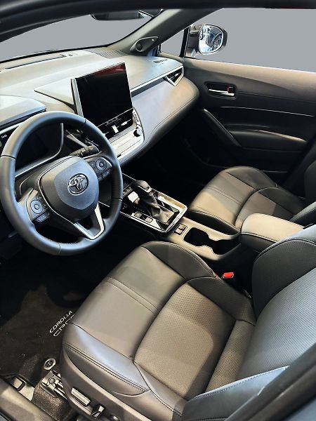 Toyota Corolla (2025) Executive + Pakiet Skyview - fotka 8 z 10
