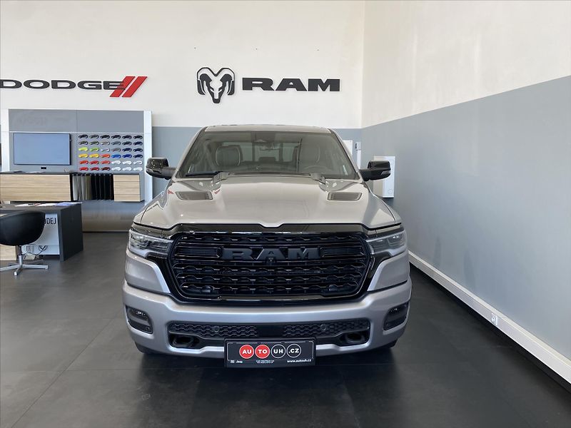 Dodge RAM (2025) 3,0 R6  Limited Night - fotka 2 z 15