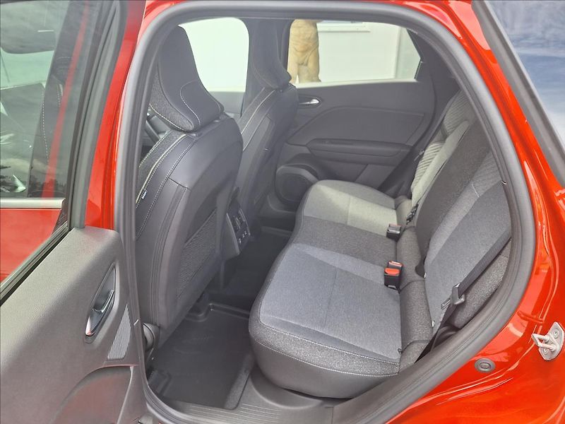 Mitsubishi Grandis 1,3   INTENSE+ - fotka 11 z 16