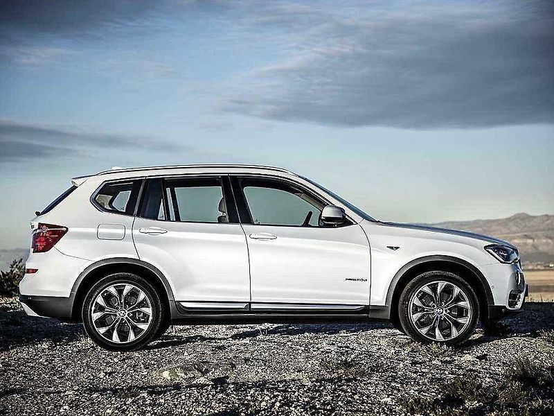BMW X3.