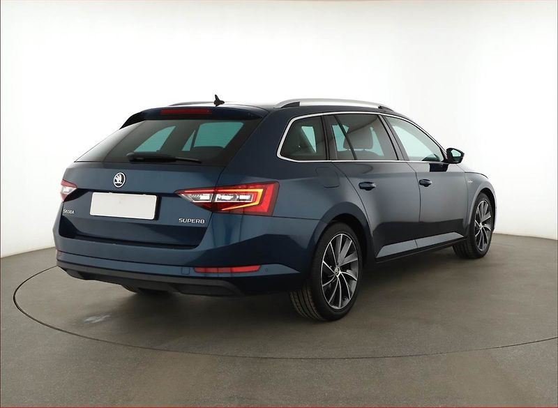 Škoda Superb (2016) Laurin&Klement 2.0 TDI, 4X4 - fotka 5 z 22