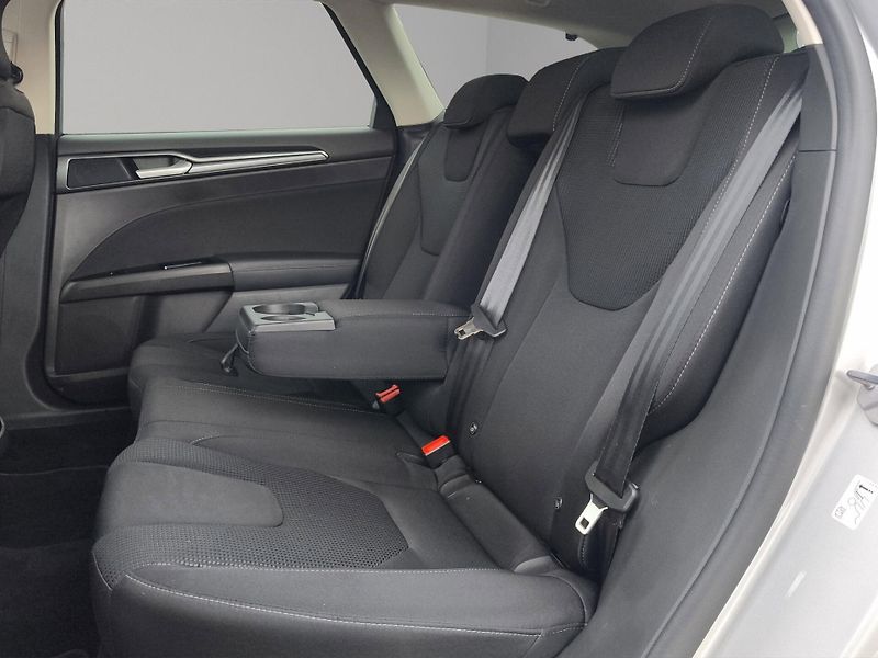 Ford Mondeo (2021) TITANIUM 4x4 2.0 EcoBlue 140kW - fotka 26 z 29