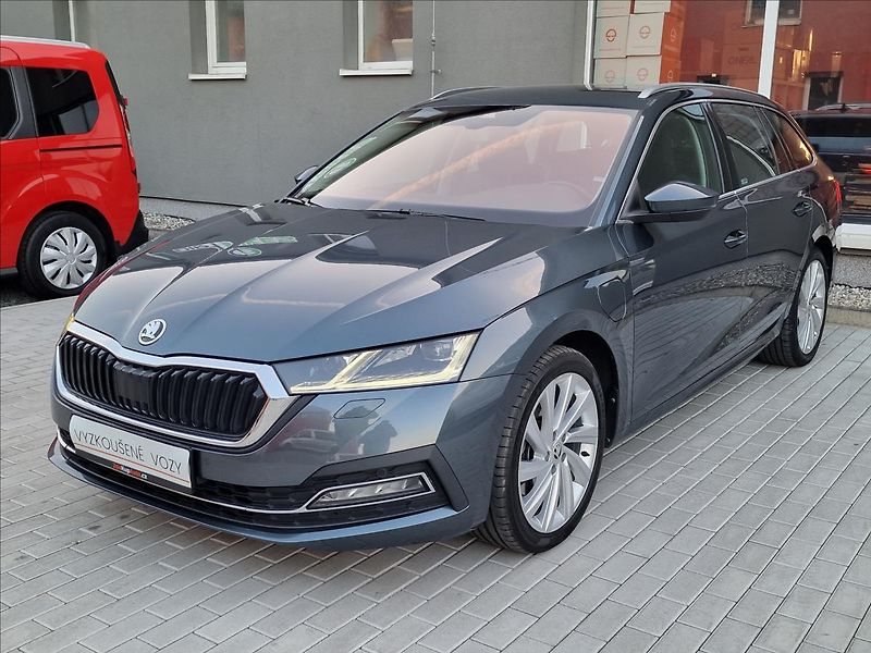 Škoda Octavia 1.4 TSI iV 150kW DSG Style,ČR - fotka 5 z 48