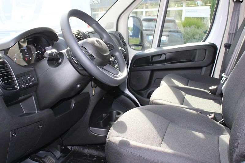 Peugeot Boxer (2026) Furgon 3000 L2H1 BlueHDi 120k - fotka 6 z 11