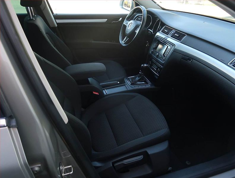 Škoda Superb (2013) Ambition 2.0 TDI, Automat - fotka 9 z 20