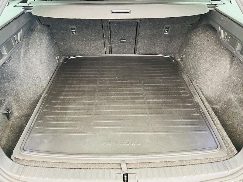Škoda Octavia 2,0 TDI 147kW DSG RS - fotka 26 z 27