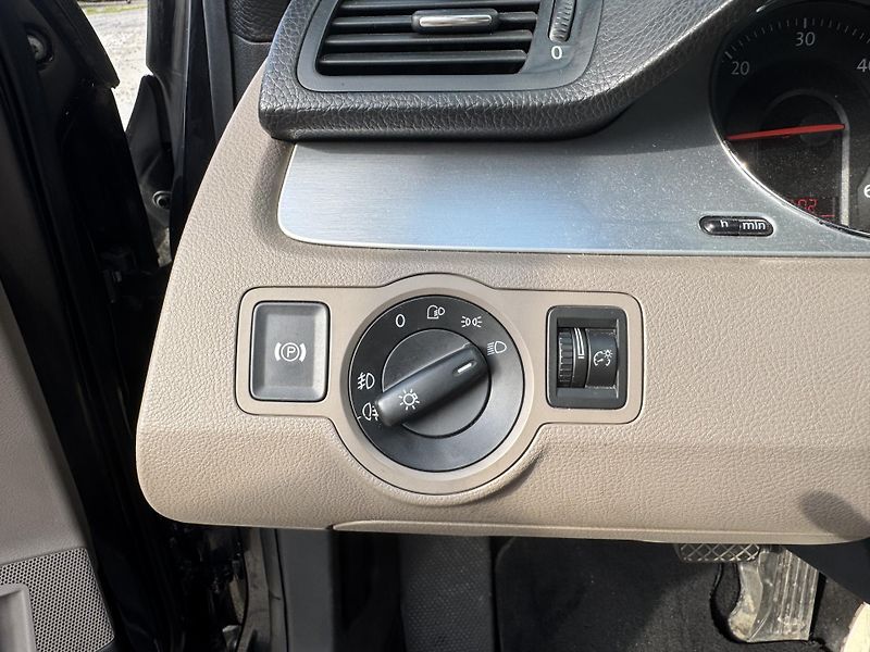 Volkswagen Passat (2006) Automat DSG-Parrot-Nová STK - fotka 20 z 28