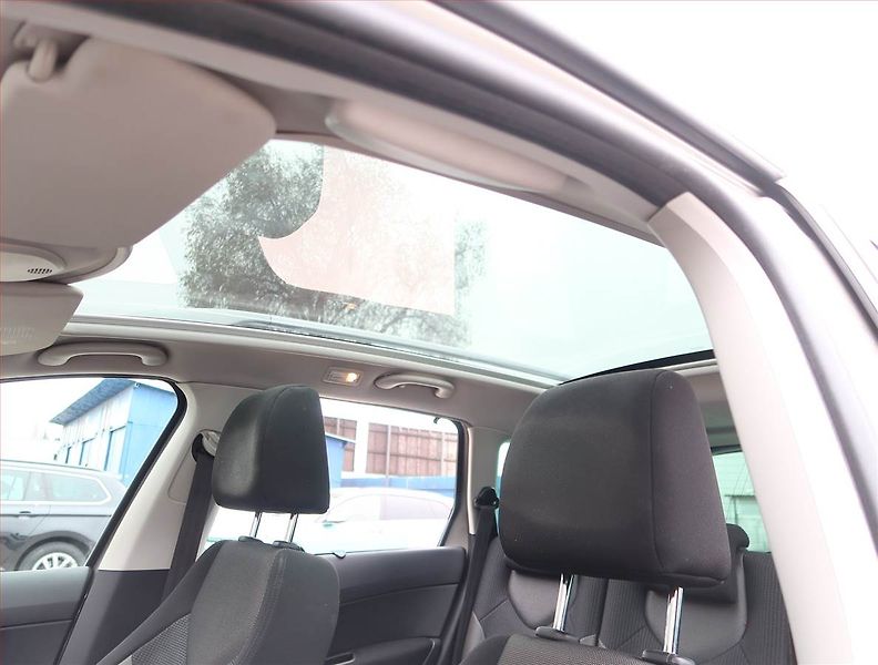 Peugeot 308 (2013) Style 1.6 HDi, Serv.kniha - fotka 15 z 19