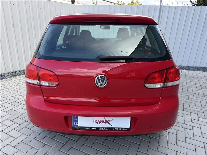 Volkswagen Golf 1,4 i 16V TRENDLINE 1.maj. ČR - fotka 11 z 50