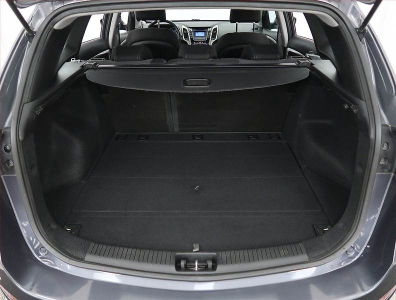 Hyundai i30 (2016) 1.6 GDI, ČR,1.maj, Tempomat - fotka 13 z 17