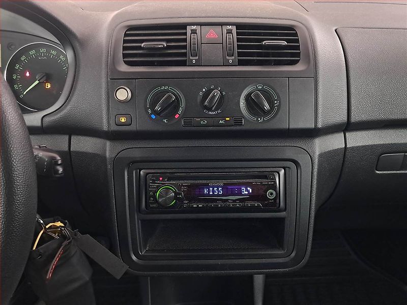 Škoda Fabia (2010) 1.2, oblíbený vůz - fotka 12 z 15
