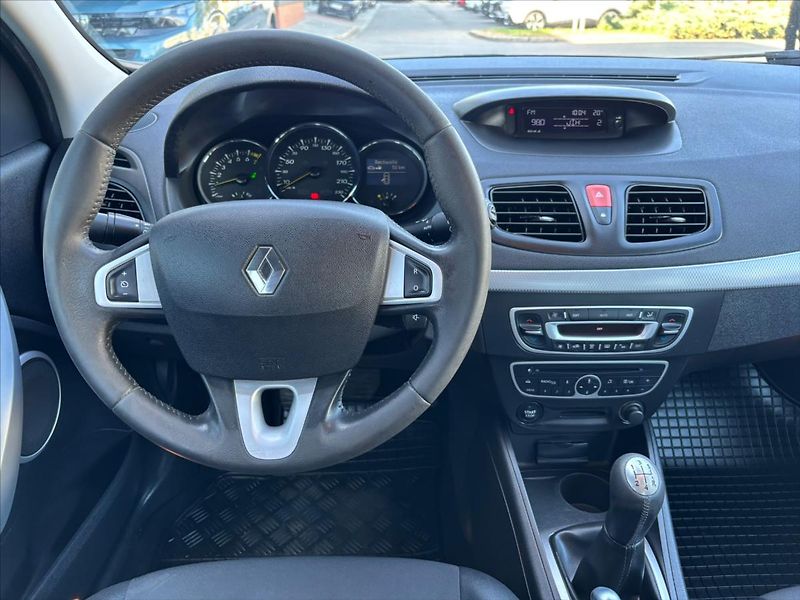 Renault Fluence 1,6 16V - fotka 15 z 21