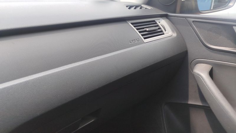 Škoda Rapid (2014) 1.2 TSi  top stav  - fotka 19 z 27