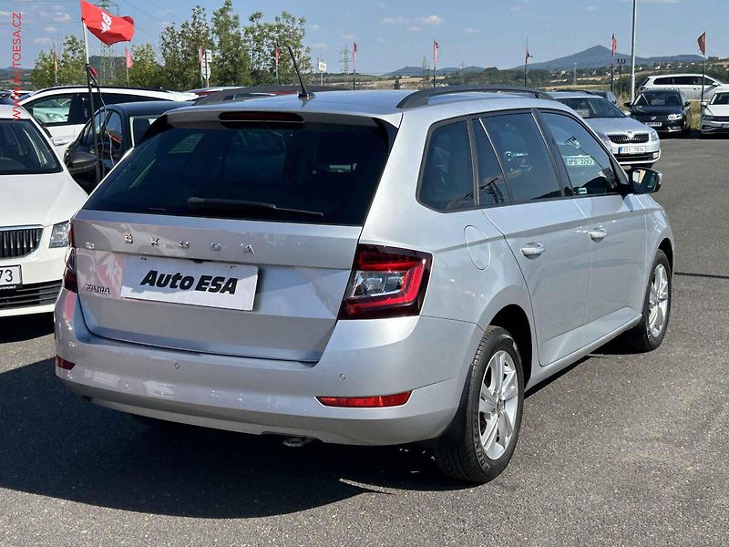 Škoda Fabia (2020) 1.0TSi, 2.maj,ČR, Style - fotka 4 z 16