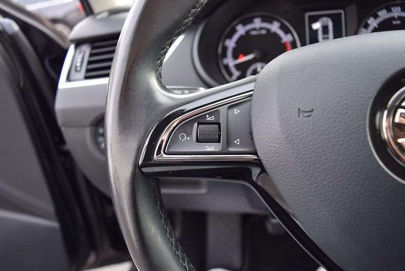 Škoda Octavia (2018) 1.4TSI 110kw AMBITION NAVI APP - fotka 29 z 47