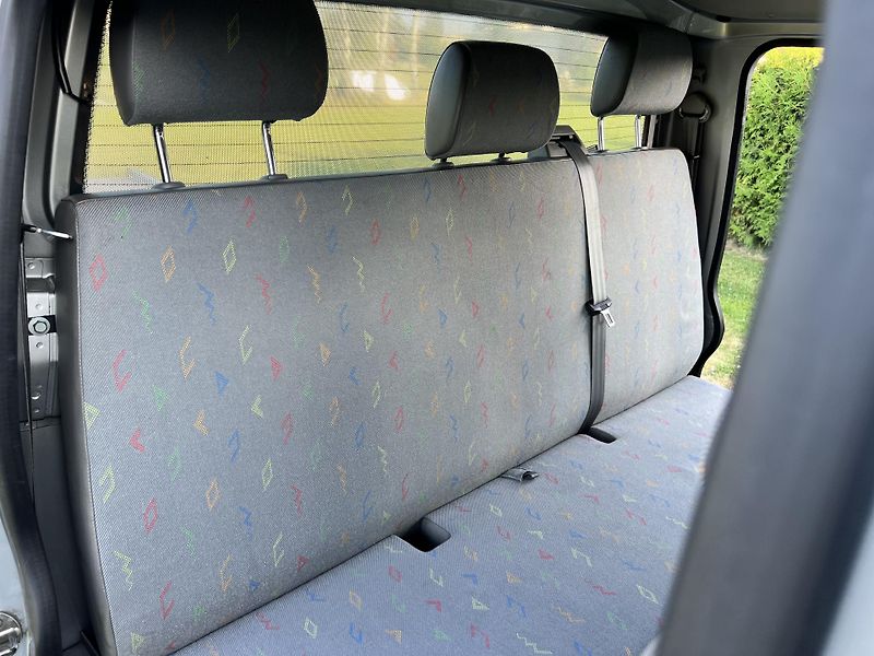 Volkswagen Transporter 1.9TDI 77KW,6MÍST,1MAJ,127TKM - fotka 24 z 45