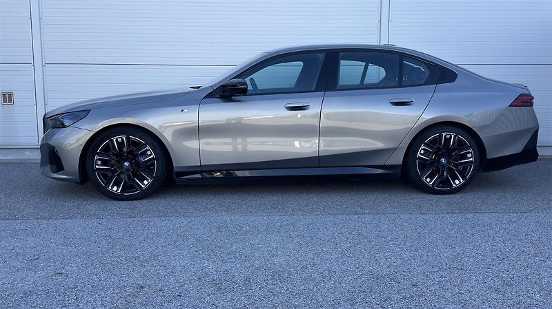 BMW i5 M60 xDrive Sedan - fotka 3 z 16