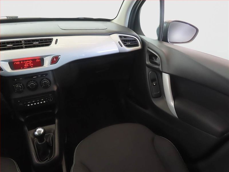 Citroën C3 (2016) 1.0 VTi - fotka 8 z 13