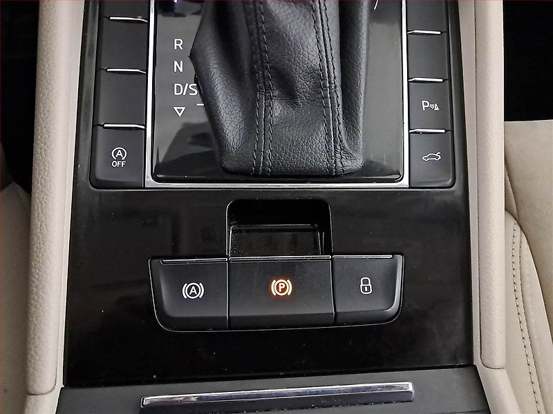 Škoda Superb (2016) 2.0 TDI, Automat, Kůže, Navi - fotka 19 z 23