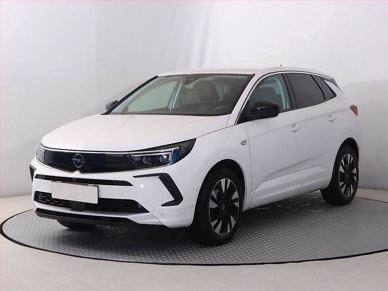 Opel Grandland X (2023) 1.2 Turbo - fotka 2 z 23