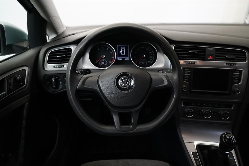 Volkswagen Golf - fotka 17 z 26