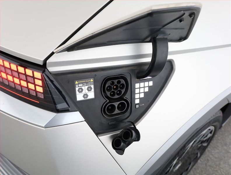 Hyundai Ioniq 5 (2021) Power 4x4, SoH 100% - fotka 20 z 21