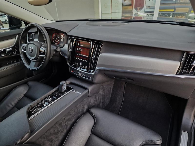 Volvo V90 B4 AWD Momentum Pro Auto,1Maj - fotka 13 z 50