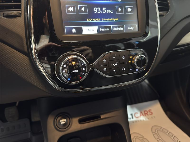Renault Captur 0,9   TCe KAMERA VÝHŘEV ALU - fotka 12 z 23