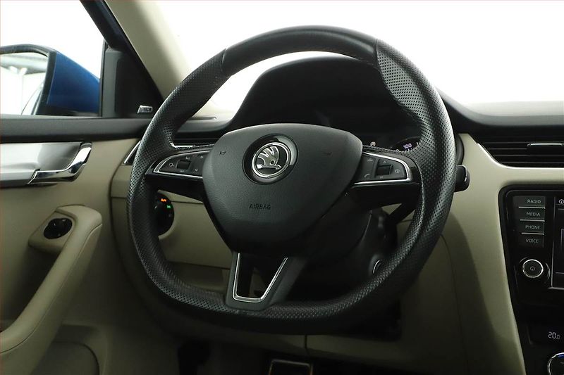 Škoda Octavia (2016) 1.4 TSI, Navi, Bi-Xenony - fotka 8 z 19