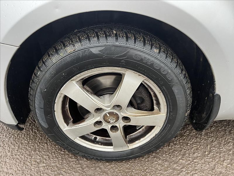 Kia Ceed 1,6 CRDi 16V KLIMA ALU SERVIS - fotka 29 z 29