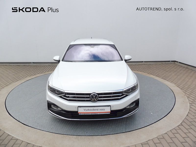 Volkswagen Passat (2022) Elegance 2,0 TDI 147kW DSG 4MO - fotka 4 z 30